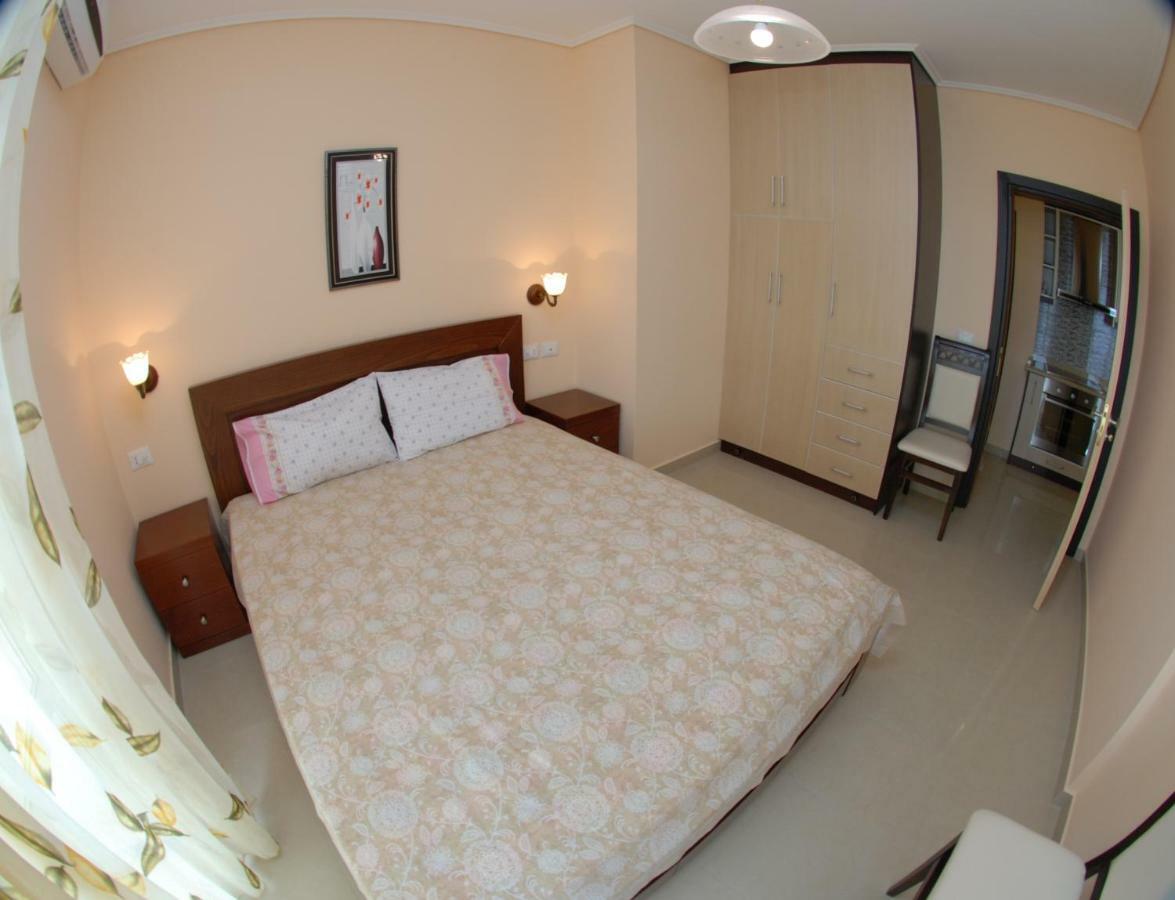 Erti'S Apartments Саранда Екстер'єр фото