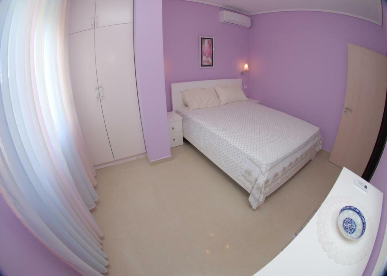 Erti'S Apartments Саранда Екстер'єр фото