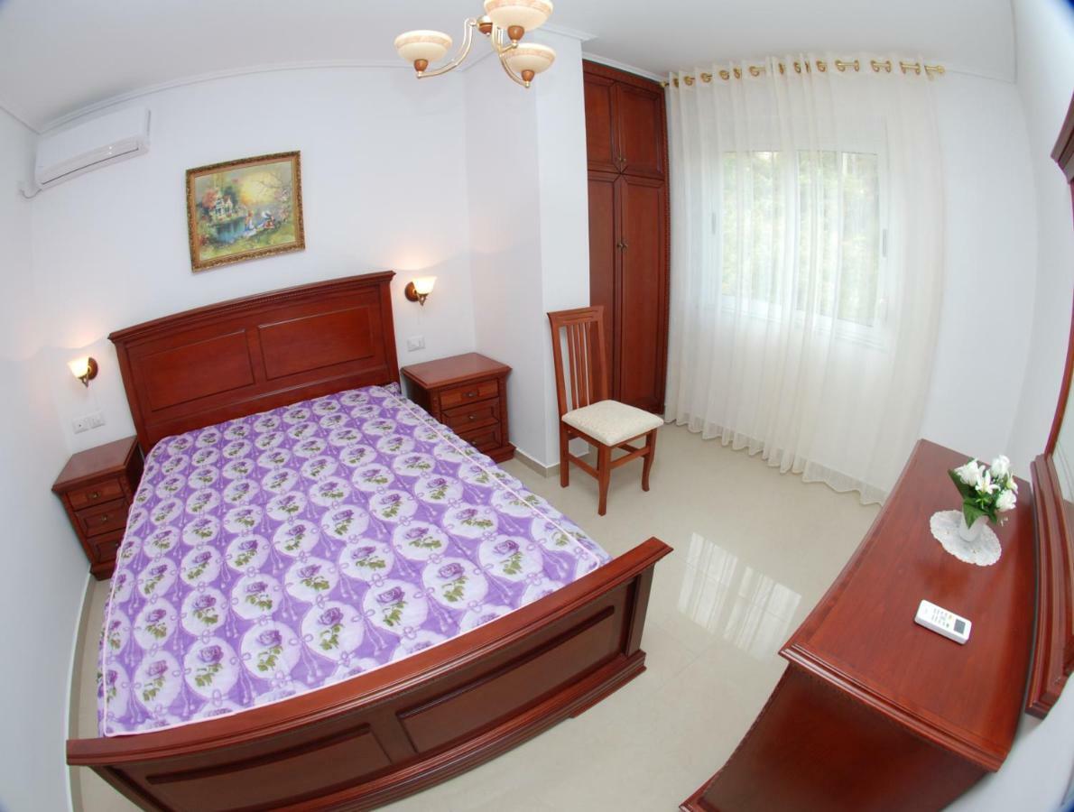Erti'S Apartments Саранда Екстер'єр фото