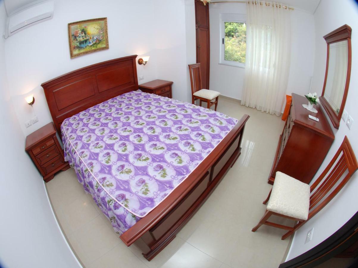 Erti'S Apartments Саранда Екстер'єр фото